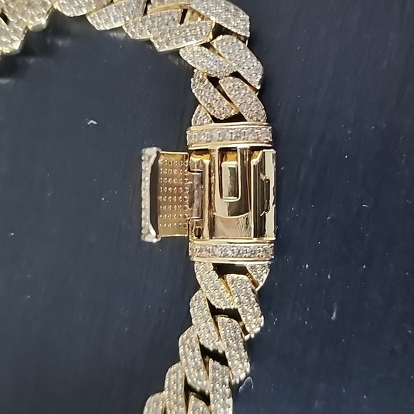 Bain Miller goldtone cubic zirconia men's bracelet with beautiful clasp closure - Picture 4 of 6